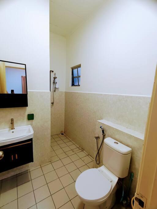 Tenang Retreat Holiday Home 3Bedroom 3Bath 2Parking Kajang Kültér fotó