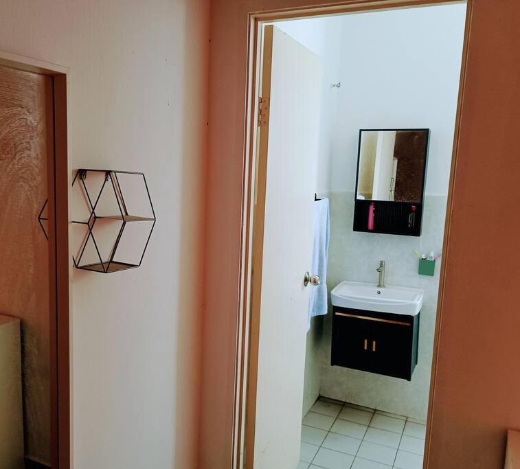 Tenang Retreat Holiday Home 3Bedroom 3Bath 2Parking Kajang Kültér fotó